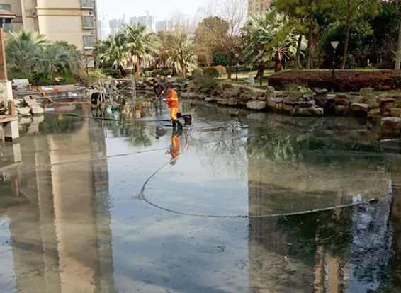 翁田镇景观池淤泥清理