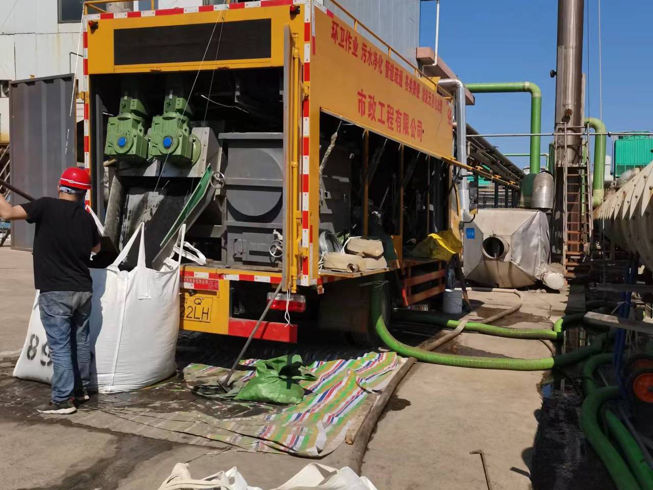 翁田镇淤泥压干处理